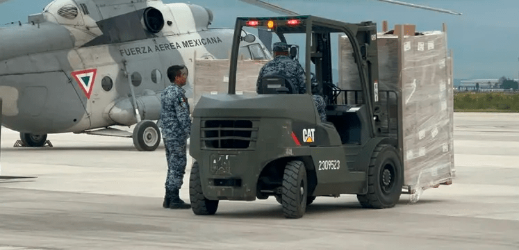 Ejército y Guardia Nacional brindan ayuda a comunidades afectadas por el huracán John en Guerrero