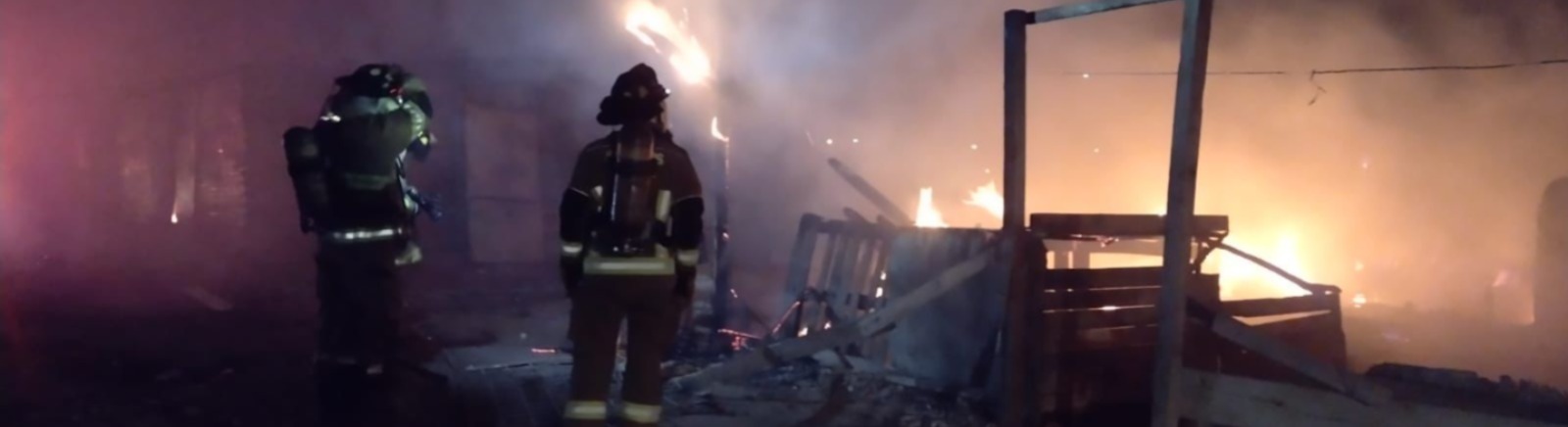 Familia pierde su casa de materiales frágiles en incendio