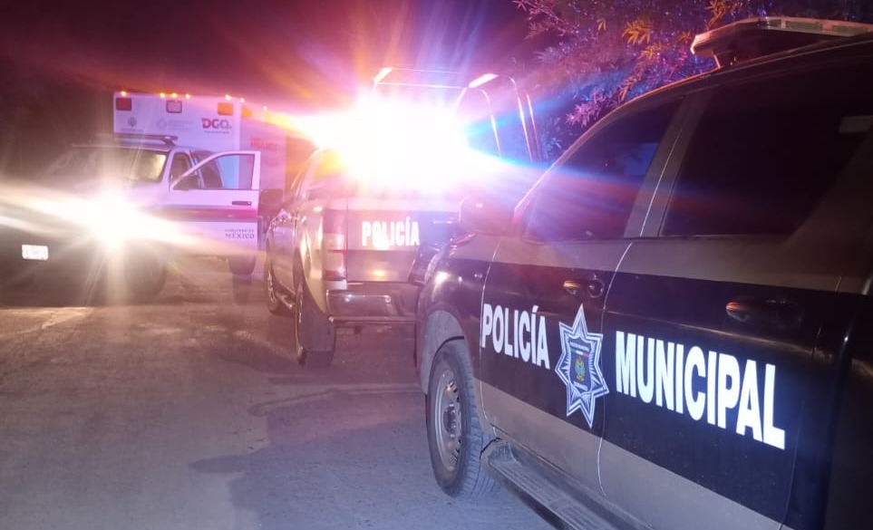 Volcadura deja dos muertos y nueve lesionados en Otáez