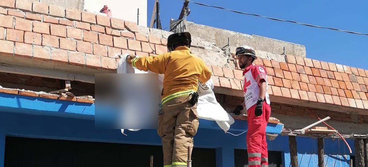 Se ganaba la vida como albañil y murió aplastado por una marquesina