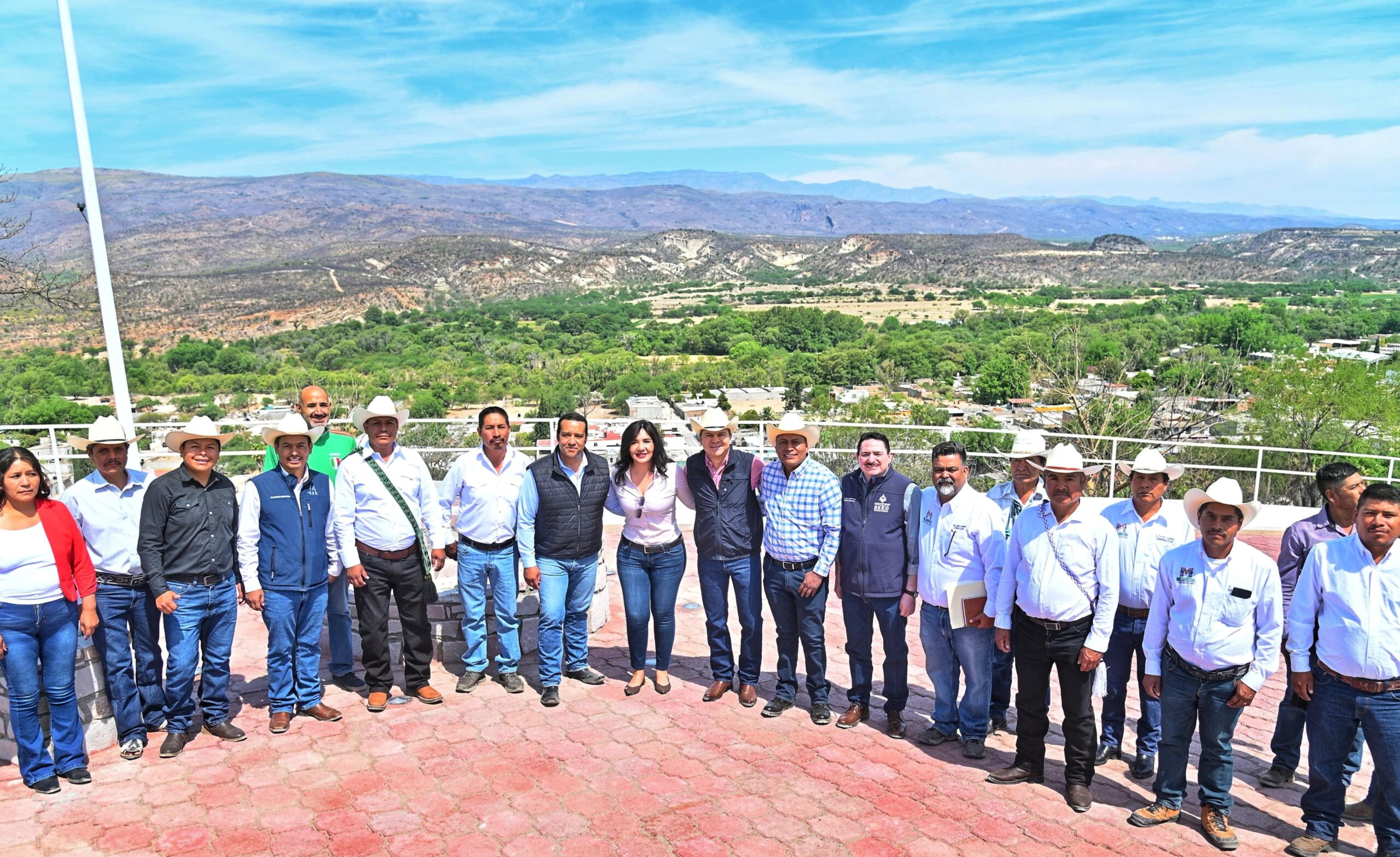Inauguran el mirador La Joya para impulsar el turismo en el Mezquital