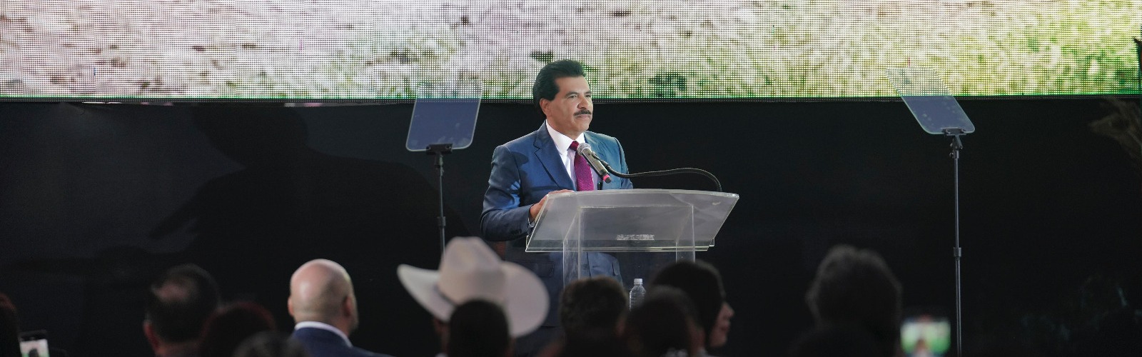 José Ramón Enríquez presenta propuesta de gobierno con 100 compromisos