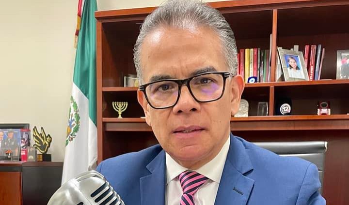 Periodista denuncia amenaza de Enríquez; Morena responde con acusación de violencia de género