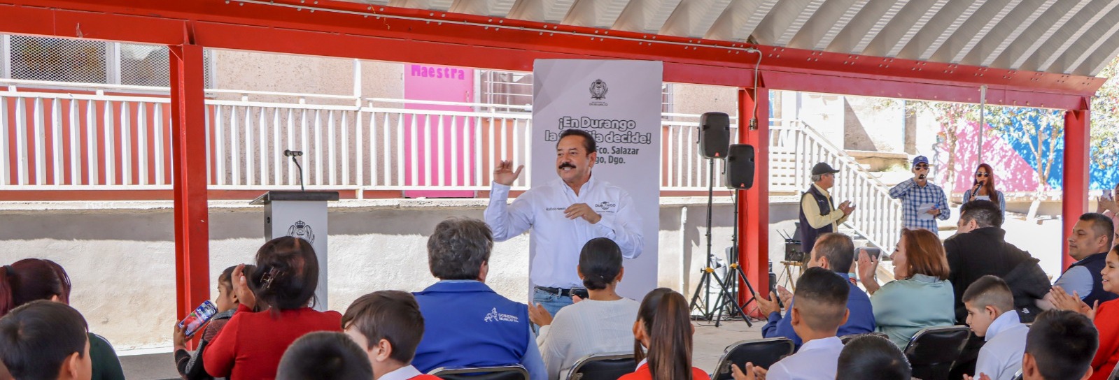 Construyen barda perimetral para mejorar la seguridad en escuela Dolores del Río