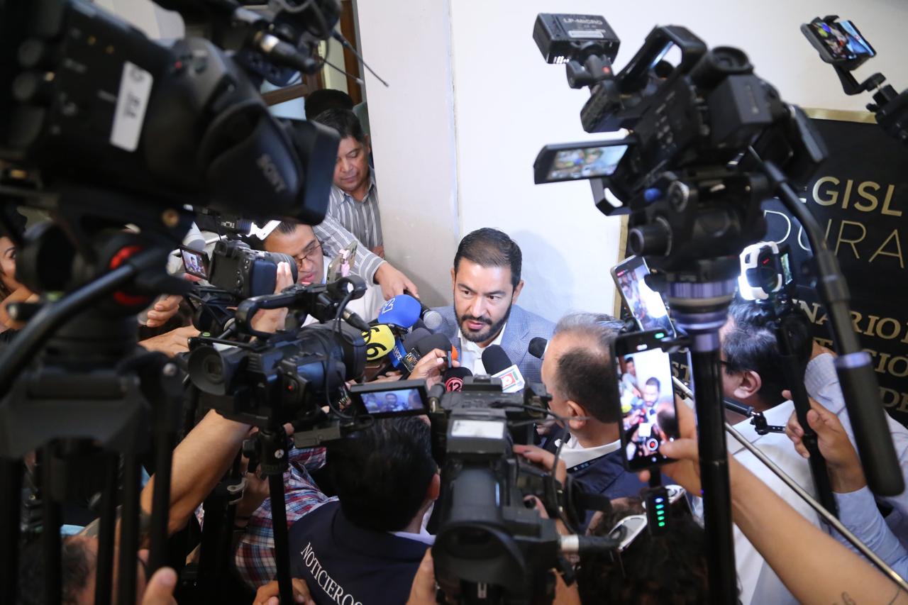 Héctor Herrera gestiona más médicos y medicinas para Las Quebradas