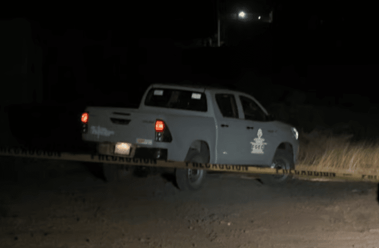 Hallan cuerpo de hombre con pistola en la Durango-Mazatlán