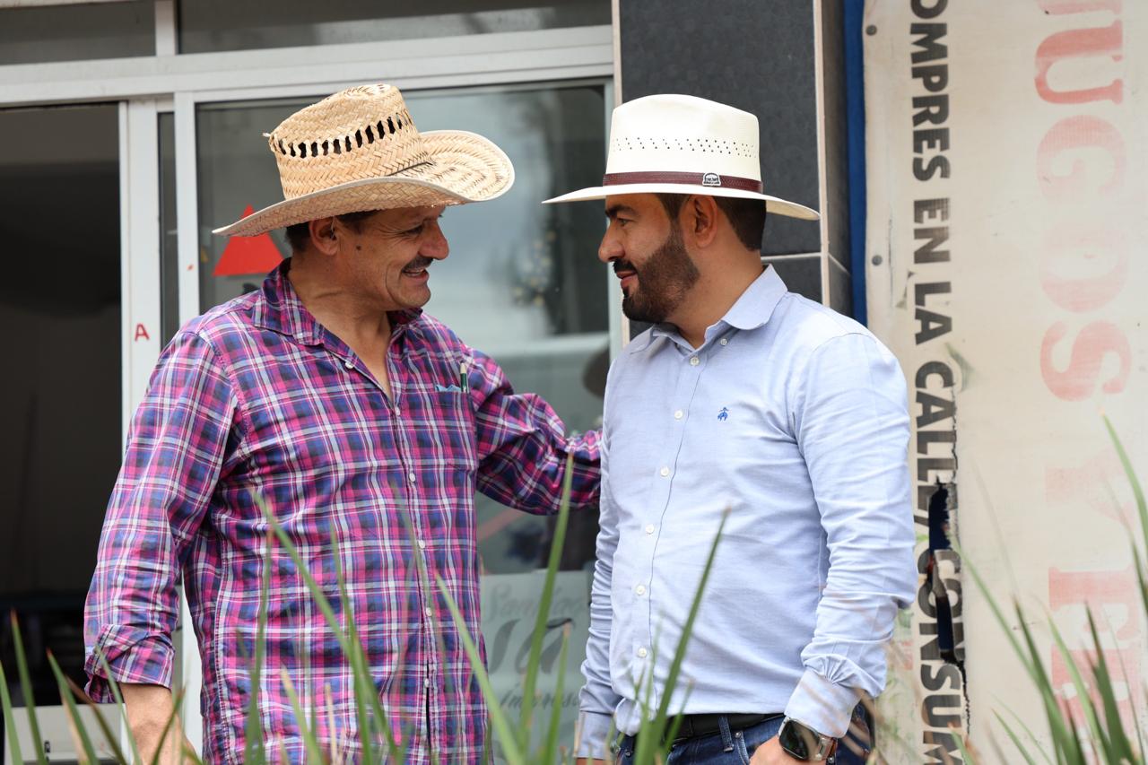 Diputado recorre zonas donde nunca había llegado un representante estatal