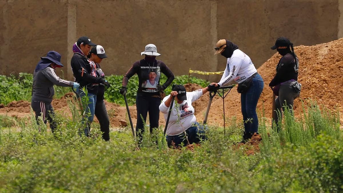 Siguen hallando bolsas con restos humanos en Las Agujas, Zapopan: van 223
