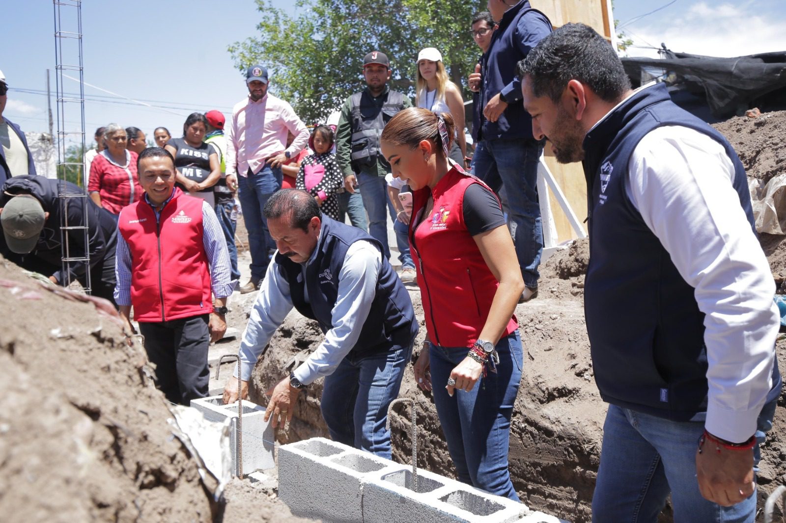 Transforman vidas con vivienda digna: van más de 300 familias beneficiadas