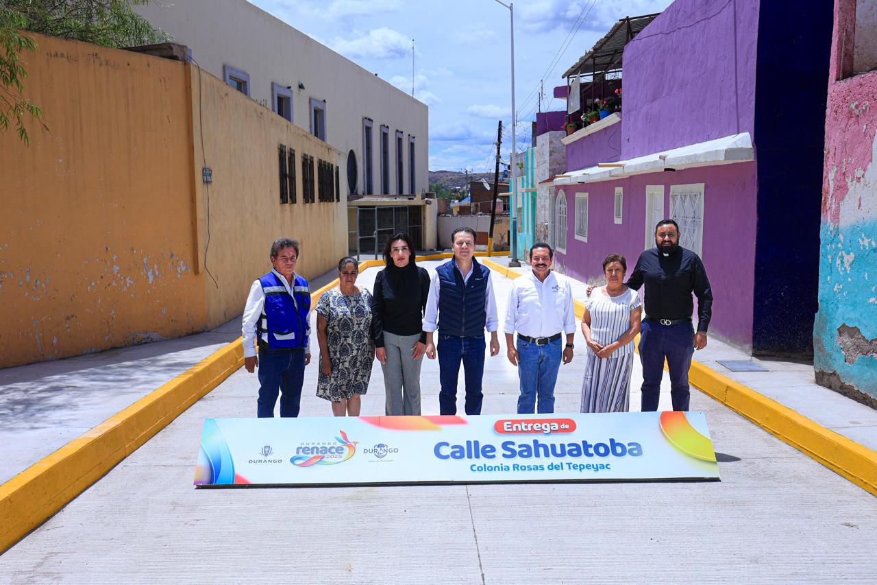 Pavimentan la calle Sahuatoba en Rosas del Tepeyac