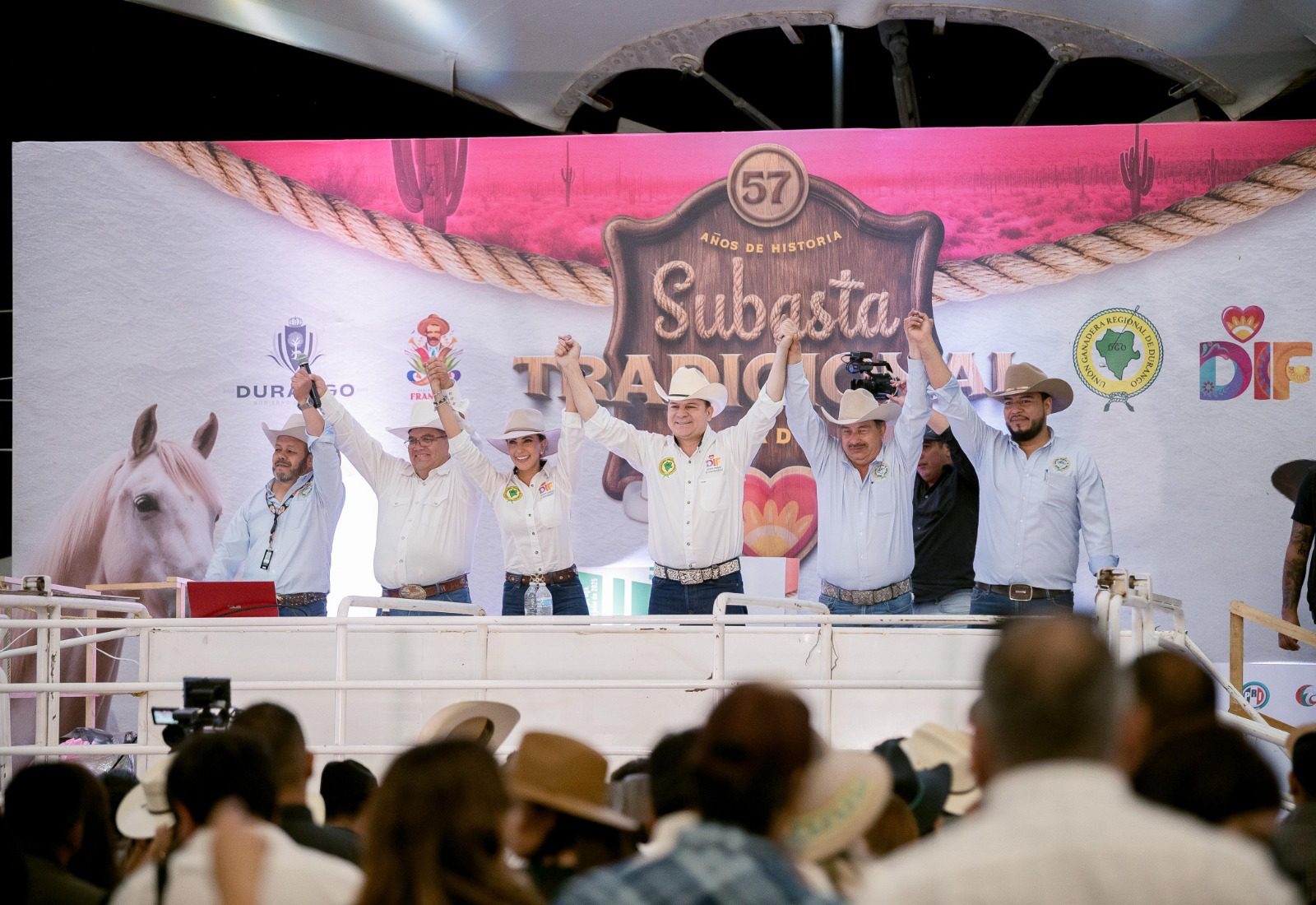 Recaudan 8.8 millones en la Subasta Ganadera para Casa Hogar del DIF