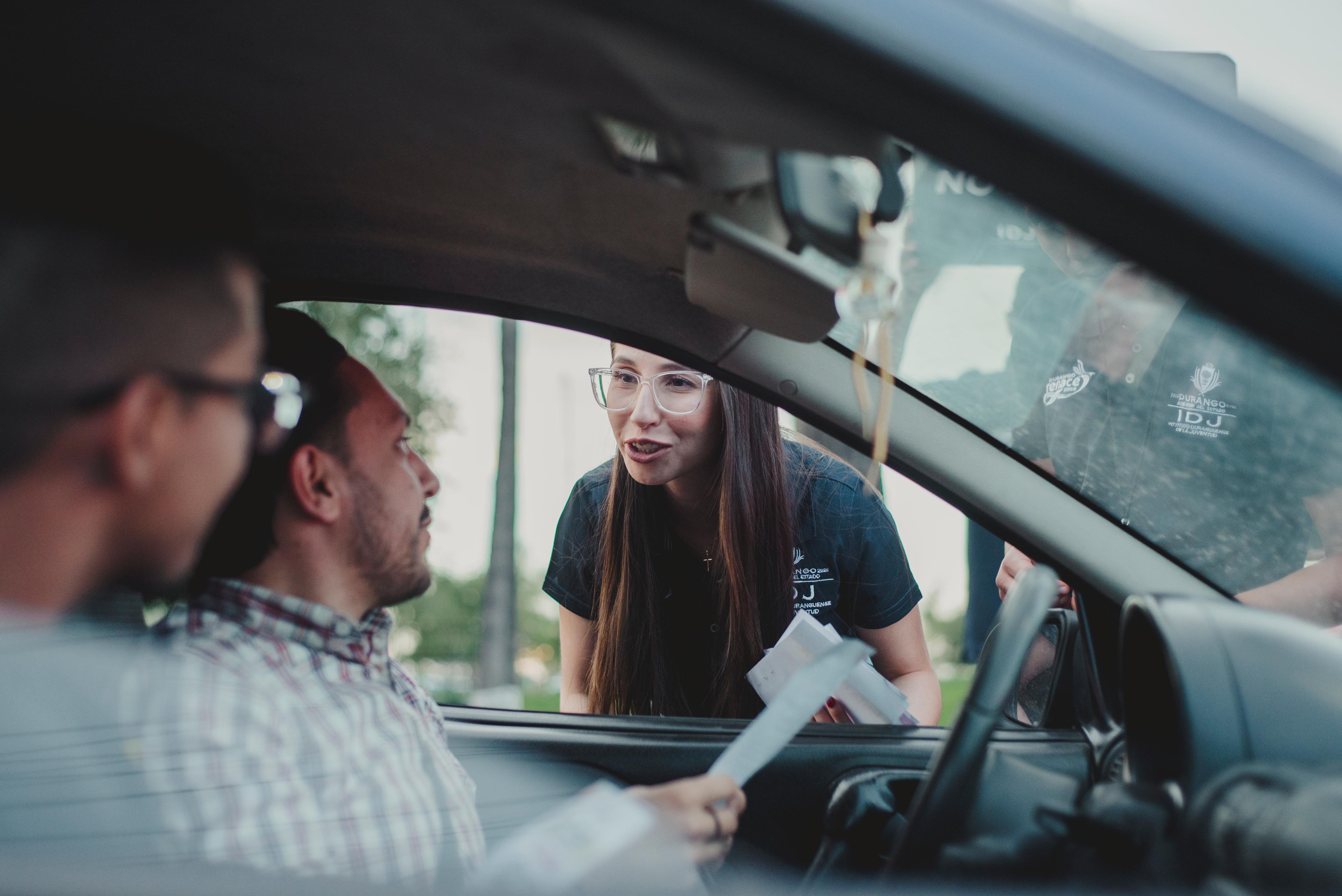 Entregan pulseras para conductor designado en La Villista