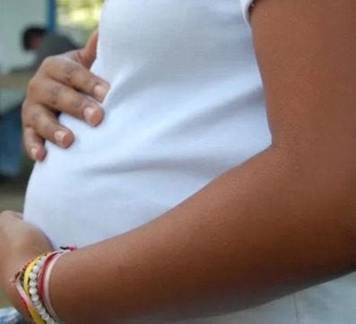 Embarazada de 17 años pierde a su bebé camino al hospital