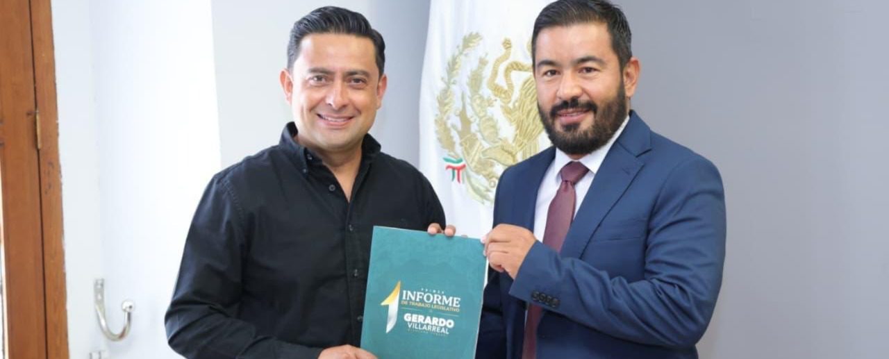 Héctor Herrera recibe Primer Informe Legislativo de Gerardo Villarreal
