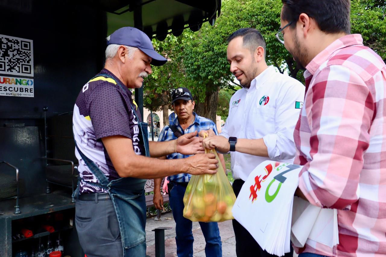 CNOP distribuye productos de la canasta básica en colonias a precios bajos