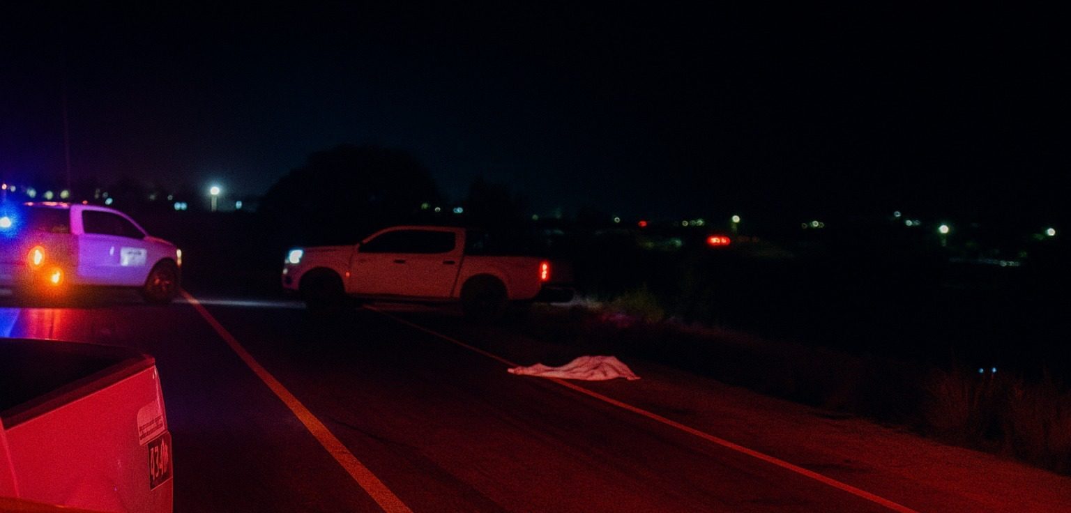 Una mujer no identificada murió atropellada en la carretera; el responsable huyó