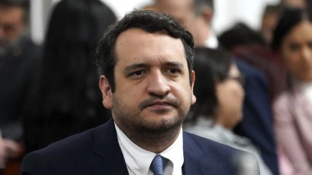 Salen a la luz facturas del viaje de Andy tras presumir austeridad; una cena costó 47 mil pesos