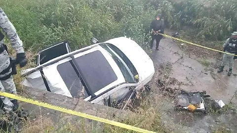 Hijo de exgobernador de Aguascalientes y su prometida, a punto de casarse, mueren en accidente