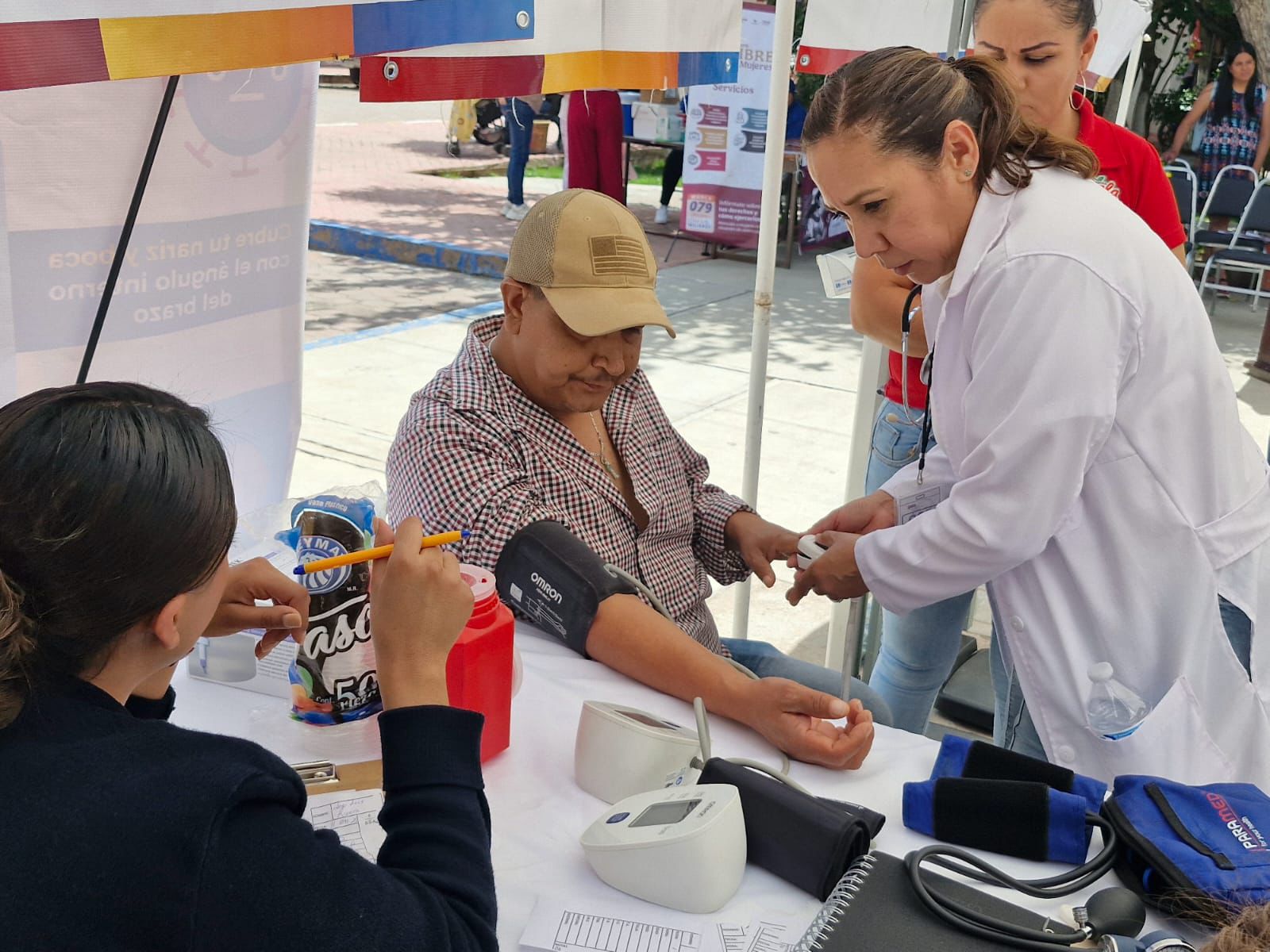 Llevan vacunas y servicios médicos a todo el estado