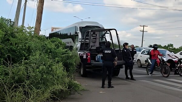 Balacean camioneta donde viajaba la nieta del gobernador de Sinaloa