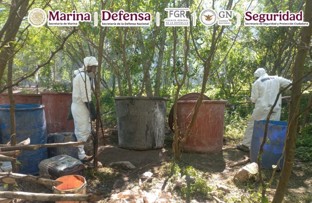 Destruyen narcolaboratorios de “Los Mayos” en Durango; decomisaron 21 toneladas de cristal