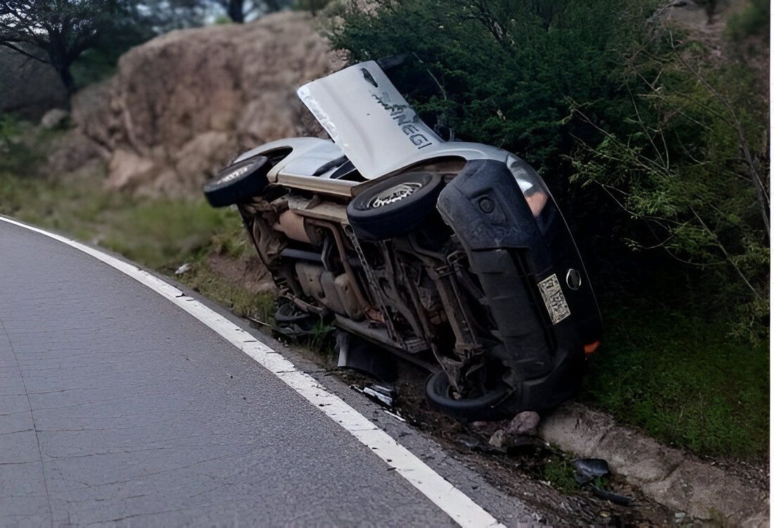 Muertos y heridos graves en volcadura durante viaje de trabajo
