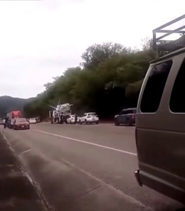 El tráfico se paralizó en la carretera Durango–Mazatlán tras el reporte de una balacera