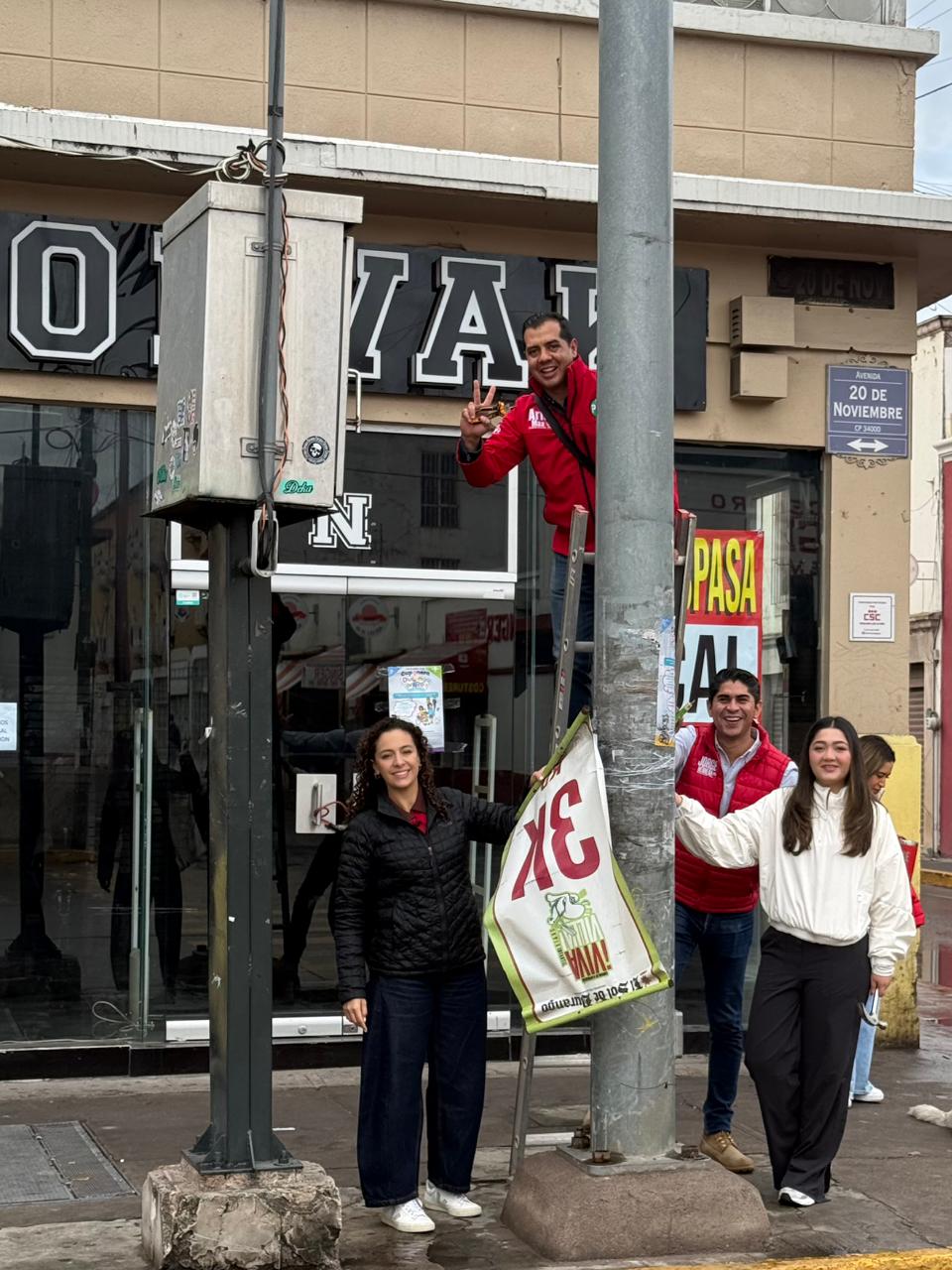 Retiran anuncios que obstruyen la visibilidad en las calles