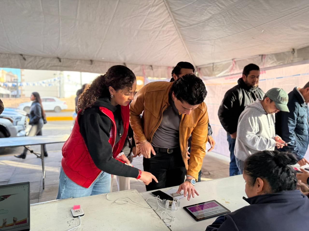 Gaby Hernández emite su voto e invita a participar en el Presupuesto Participativo