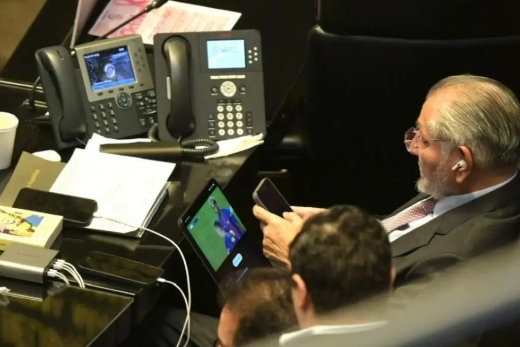 Suplentes de senadores reciben sueldos y contratos millonarios en la Cámara Alta