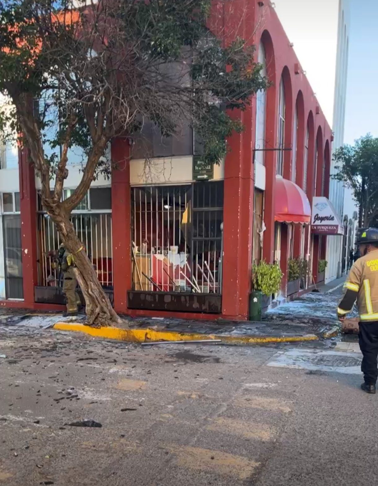 Muere cocinera tras explosión en negocio del Centro de Durango
