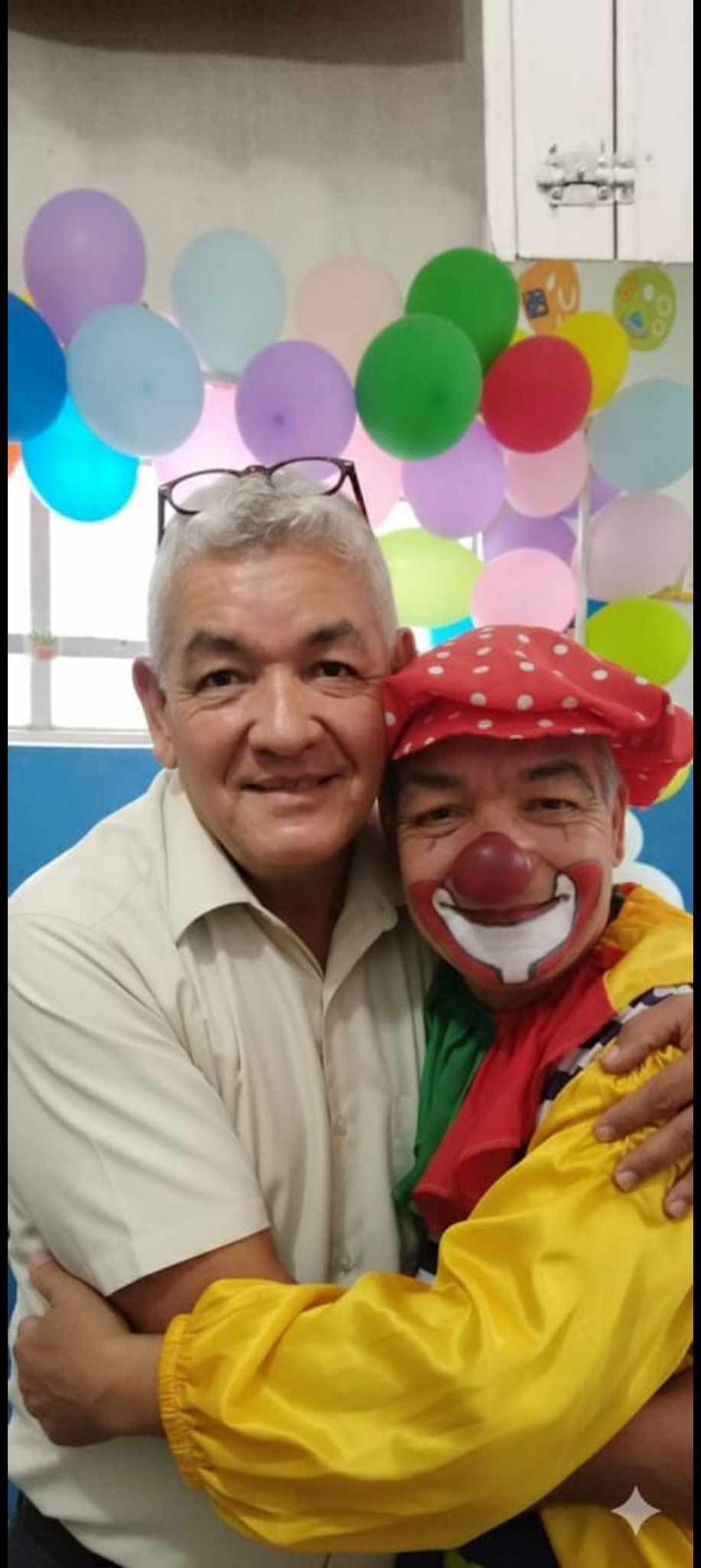 Tras cinco décadas de risas, César Yuri Herrera, Payaso Bomby, enfrenta su momento más complejo