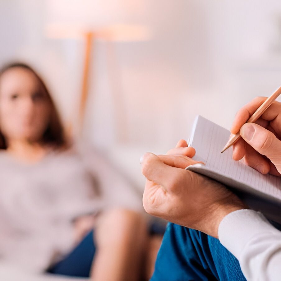 Salud mental bajo riesgo por falsos especialistas