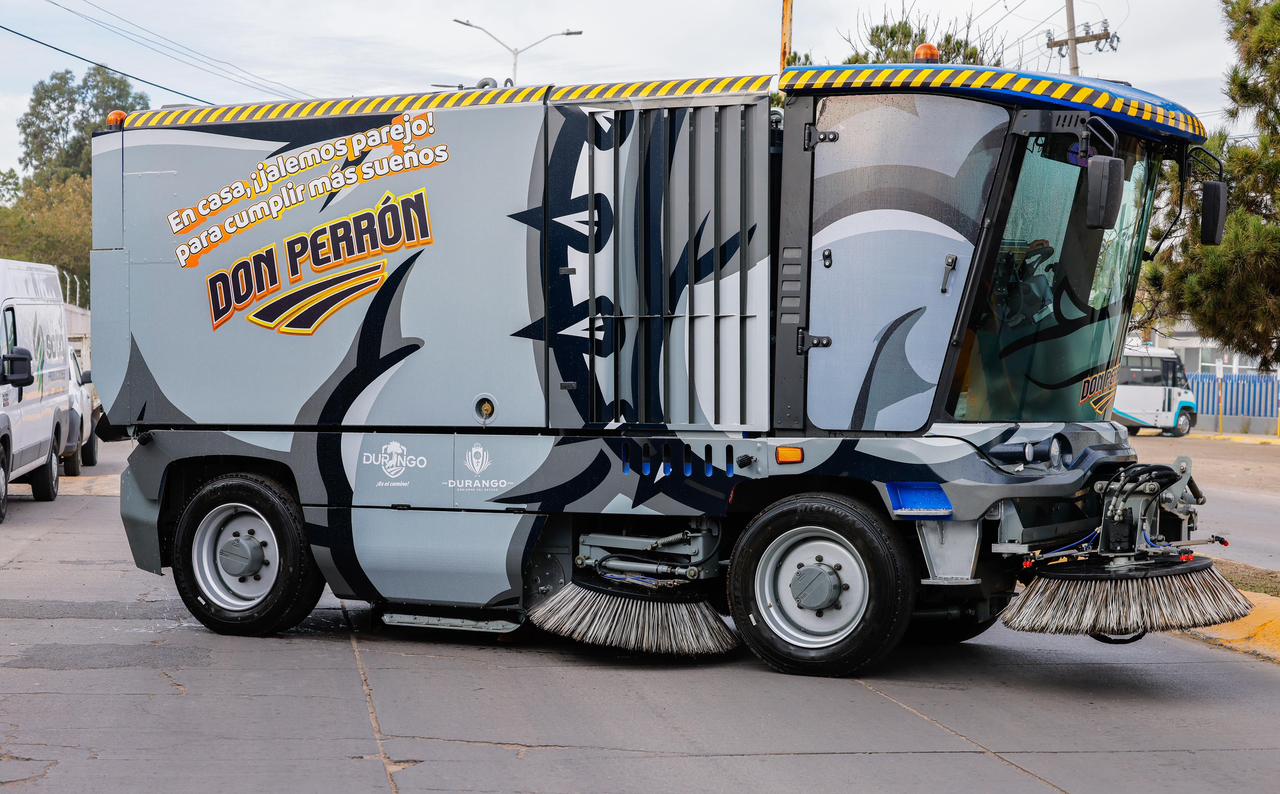 “Don Perrón” se suma a las tareas de limpieza en bulevares y avenidas