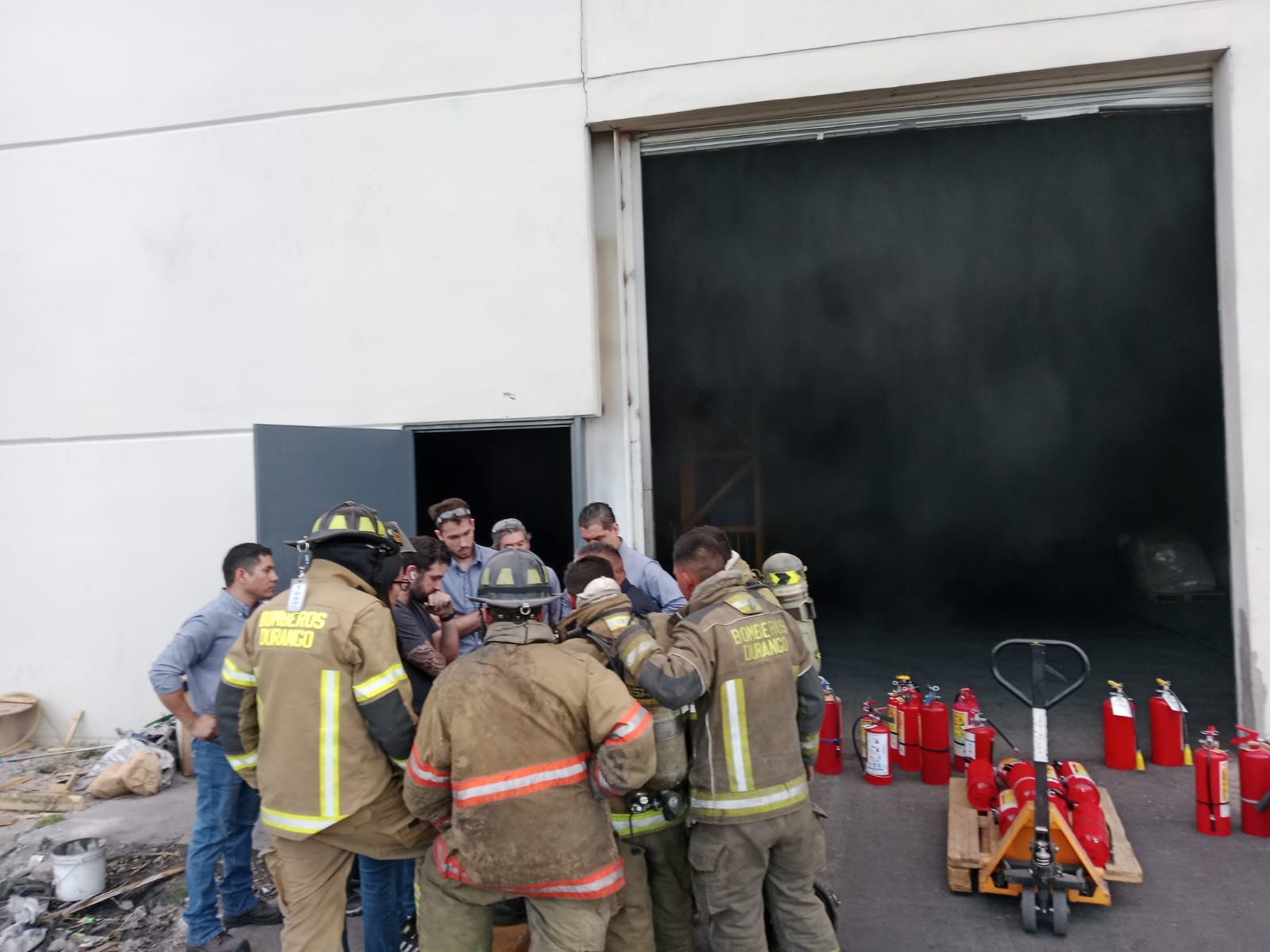 Incendio en empresa del CLID moviliza a Bomberos de Durango