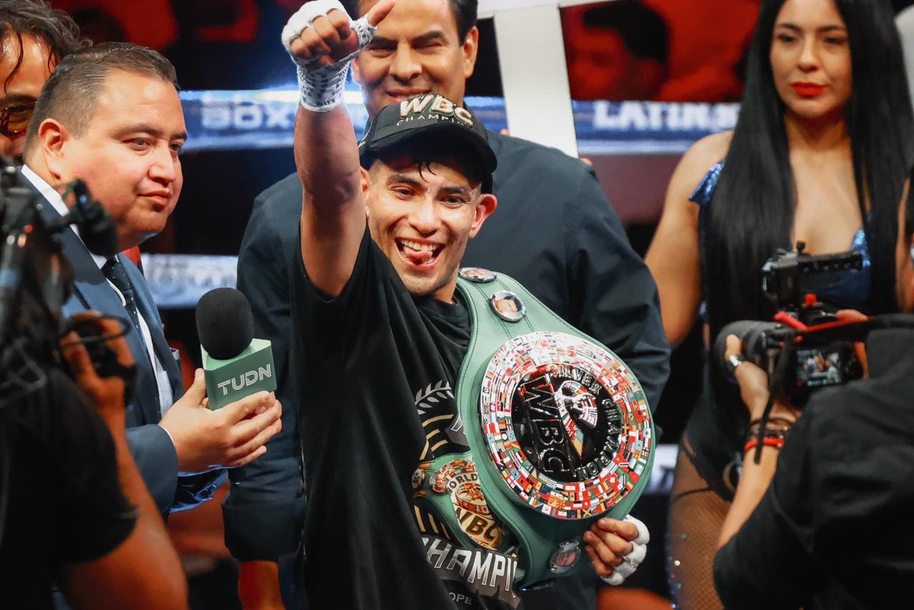 Gohan Rodríguez se corona campeón mundial de peso supermosca del CMB en Gómez Palacio