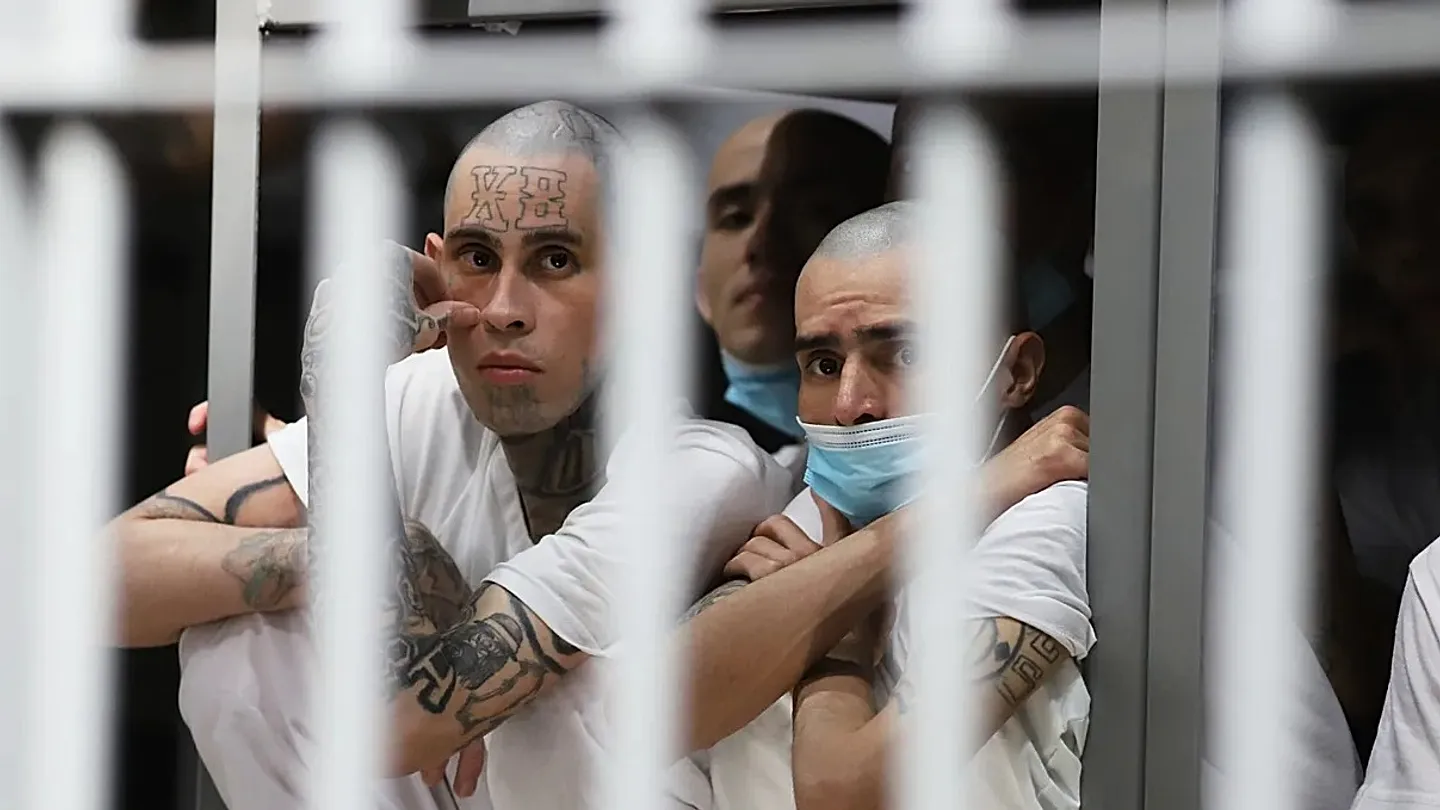 El Salvador aplicará cadena perpetua a menores por delitos como homicidio, terrorismo o violación