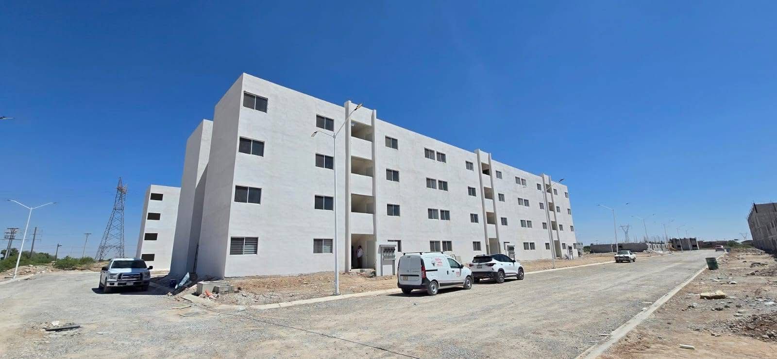 Iván Gurrola: Infonavit construirá 36 mil viviendas en Durango