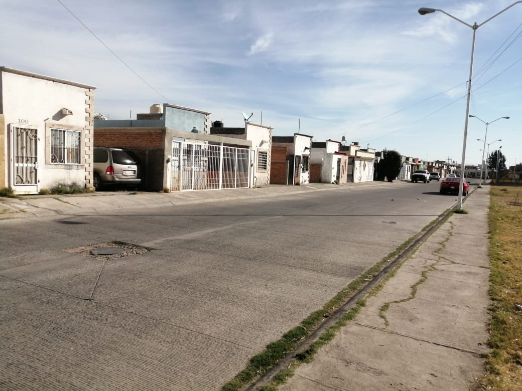 Vecinos de Villas de San Ignacio denuncian falta de agua desde hace días