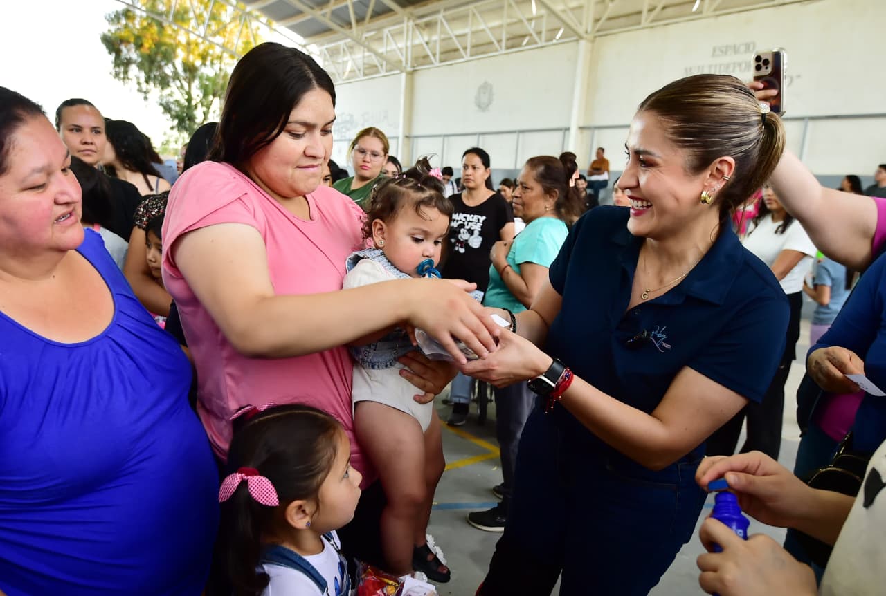 Celebran a más de 500 niñas y niños por el Día del Niño