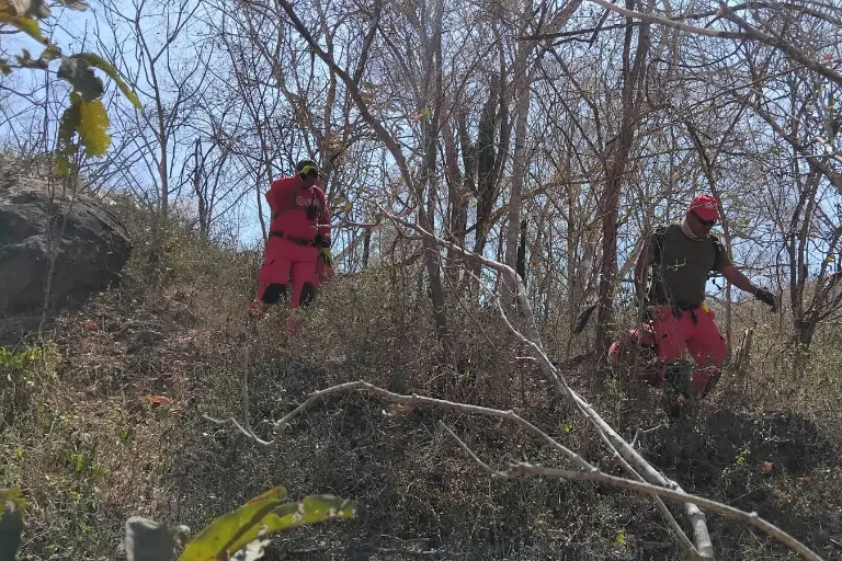 Se extravía periodista en un barranco de la mina Santa Fe de Rosarito