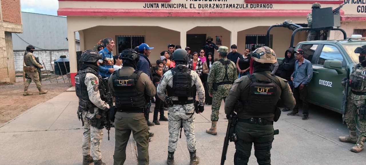 Regresan a sus comunidades familias desplazadas de El Durazno, en Tamazula