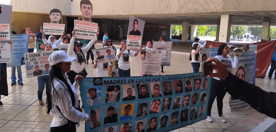 Madres buscadoras irrumpen en Palacio de Gobierno de Sinaloa para exigir reunión con la Gobernadora de Sinaloa
