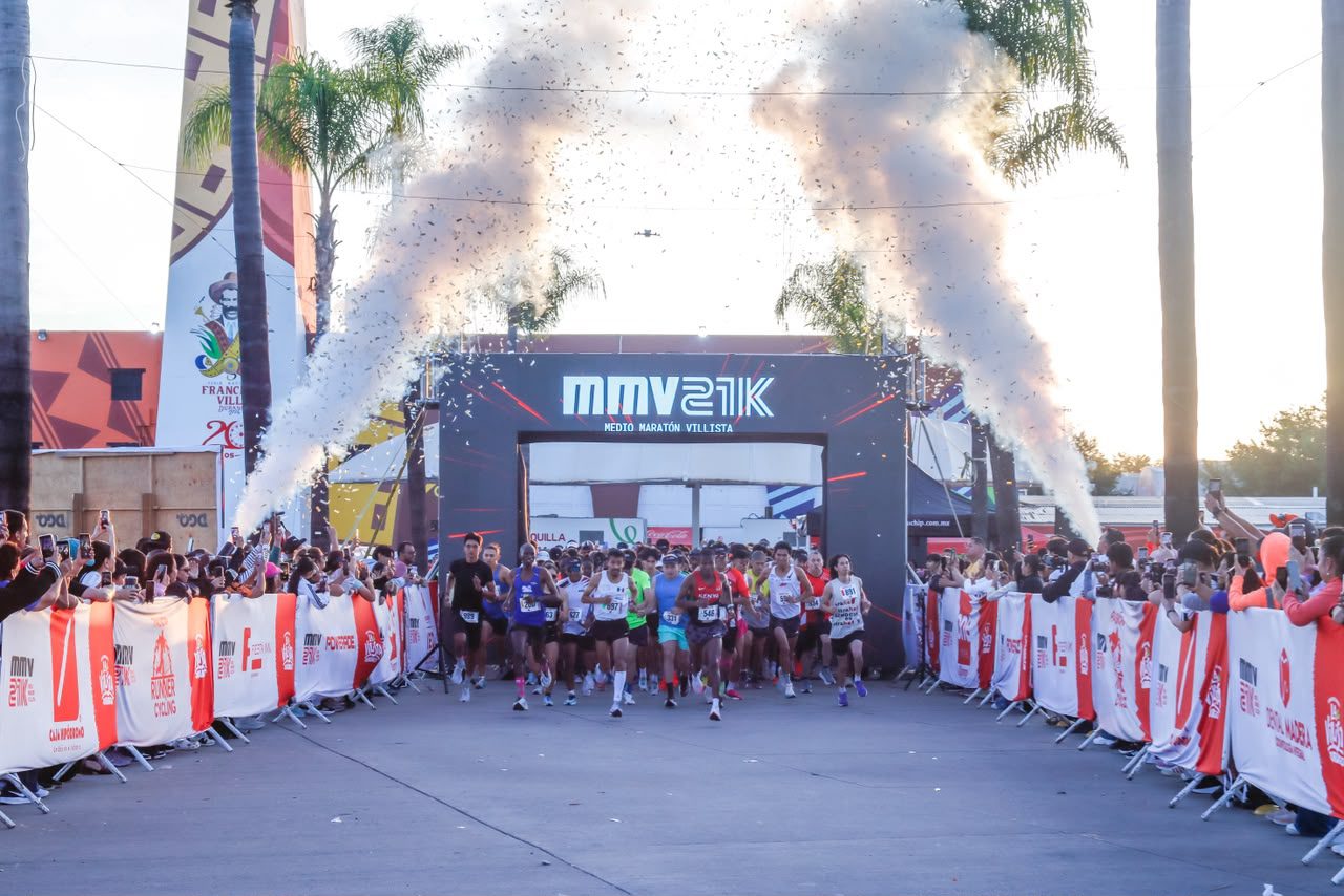 Más de mil corredores participaron en el Medio Maratón Villista 2026