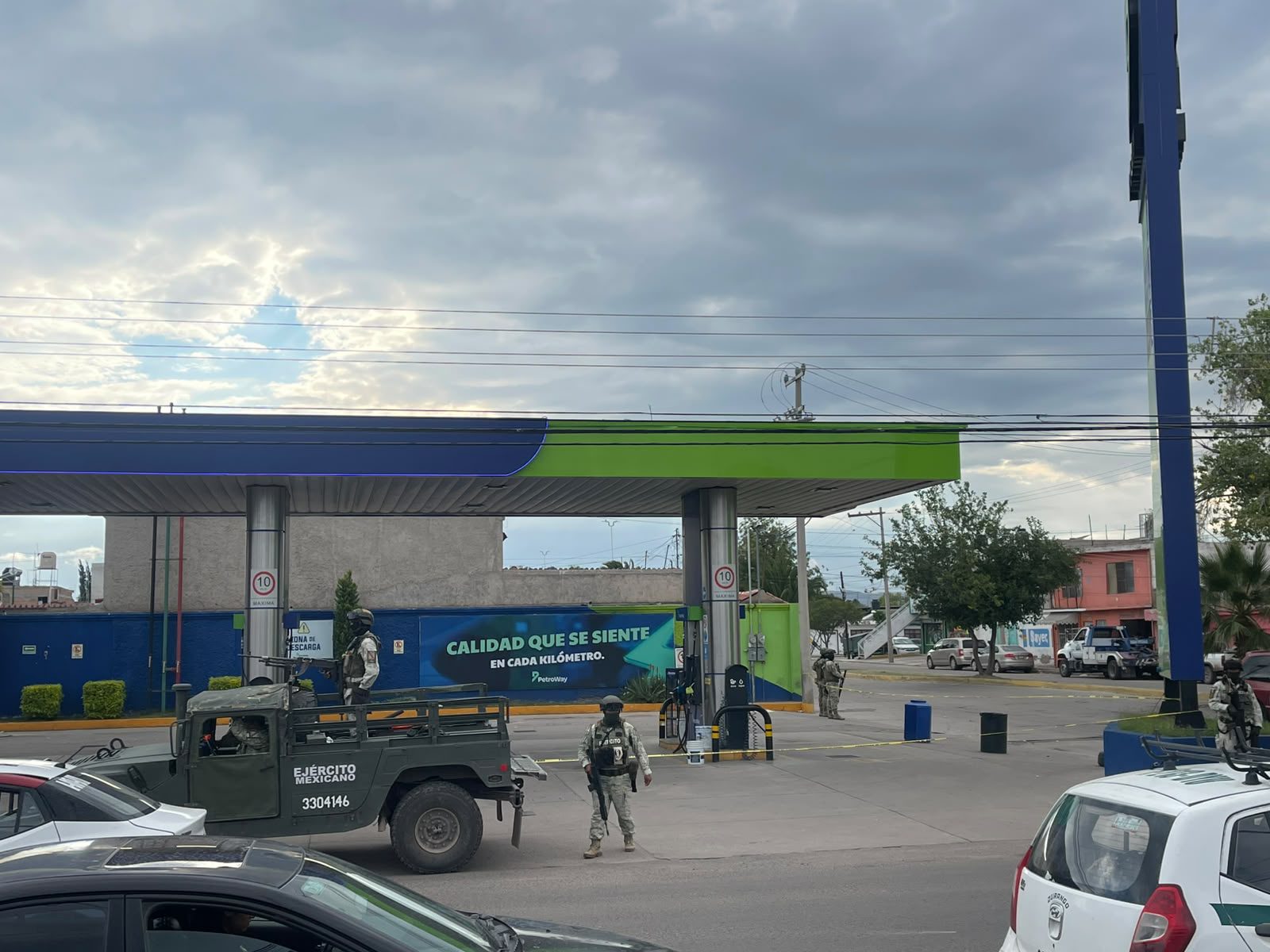 Aseguran cuatro gasolineras y más de 135 mil litros de combustible en Durango