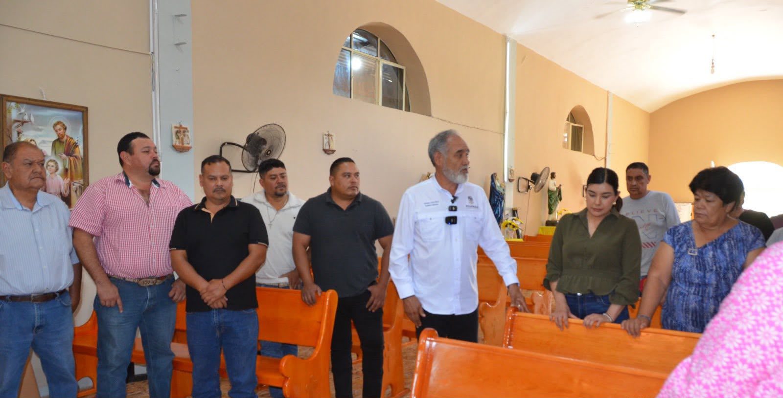 Entregan 10 bancas para el templo de El Potosí