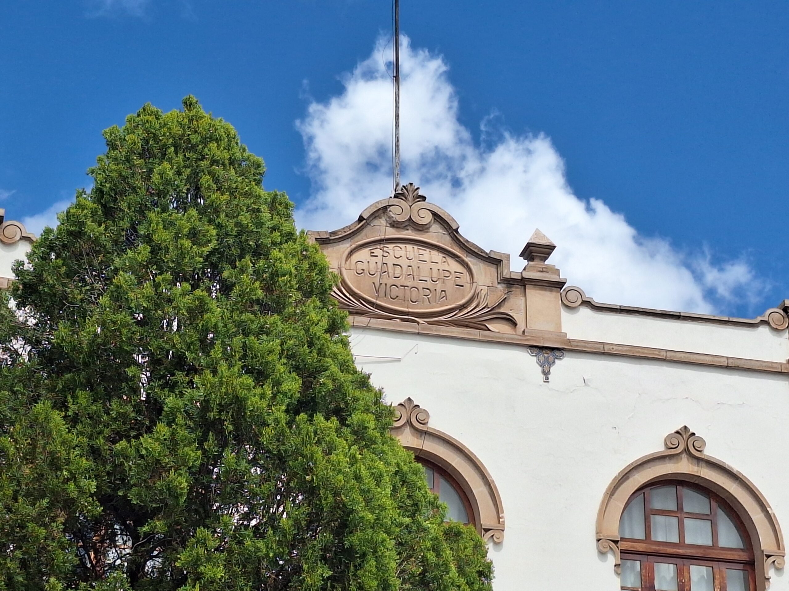 Cráneo encontrado en escuela
